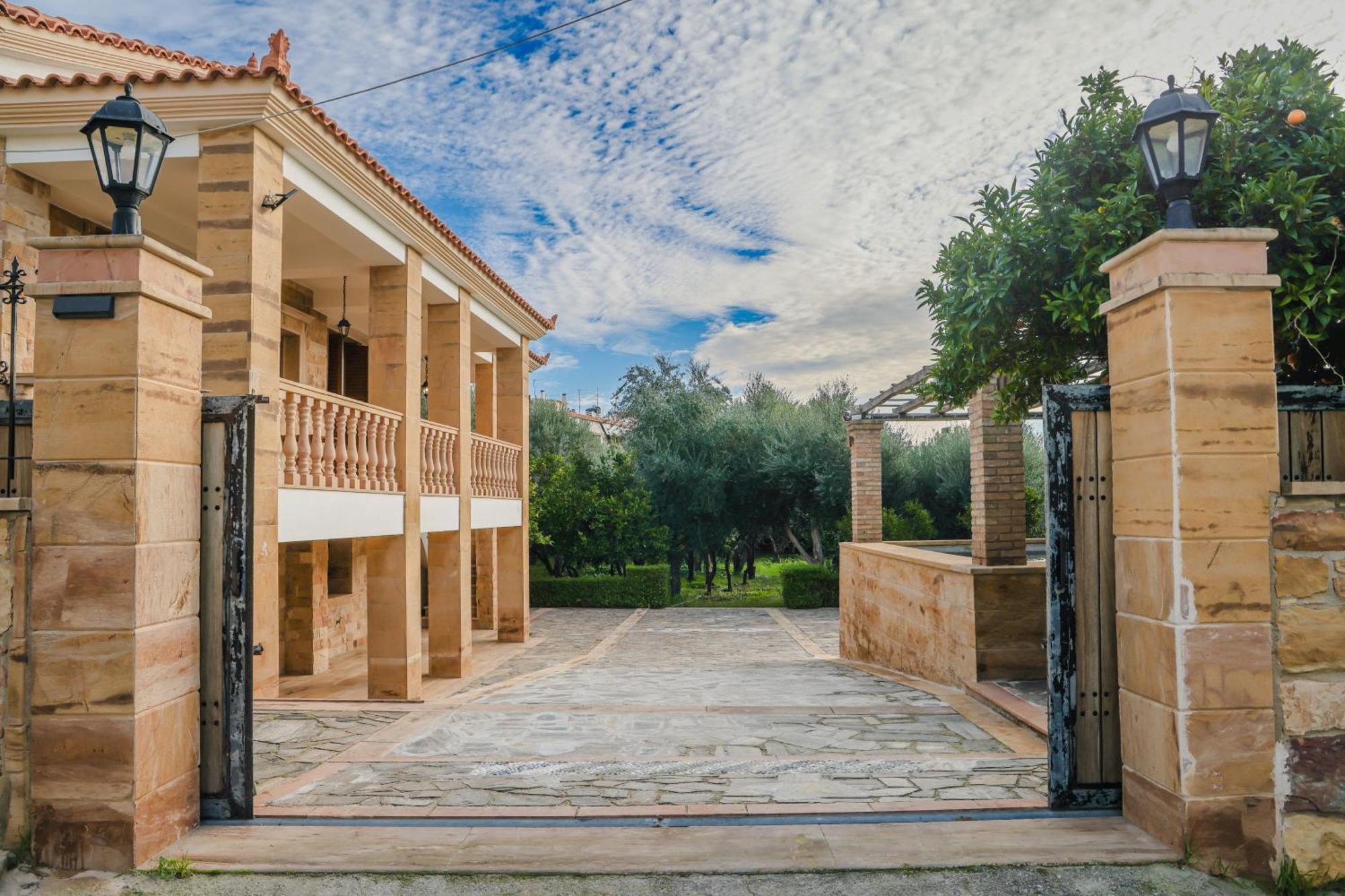 Archontiko Frideriki Luxury Apartments Chios Town Exterior foto